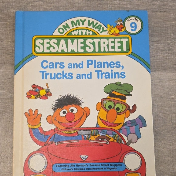 Sesame Street Blue and Red Vehicles Book - Picture 3 of 17